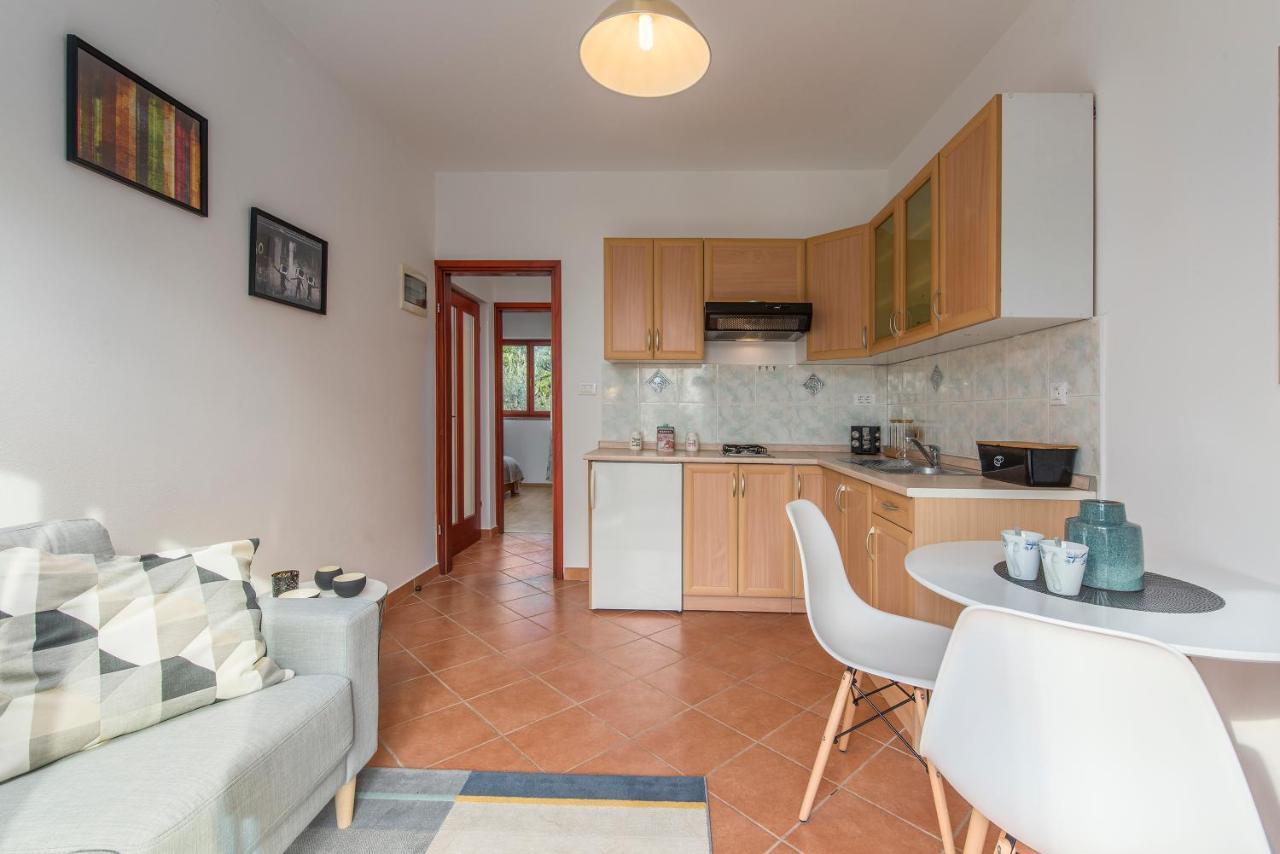 Apartman Bowie & Apartment Morgan Poreč Exteriör bild